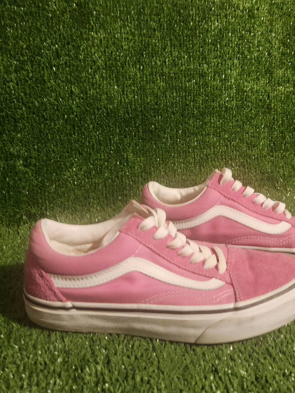 Vans - 5 Men’s/6.5 Women's